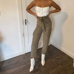 Green pants / cargo style